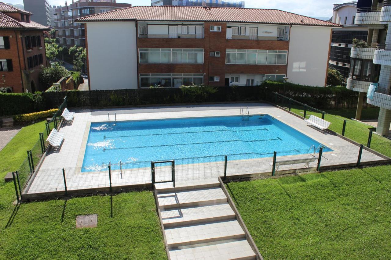Apartamentos Zarautz Playa, Con Piscina Y Garaje Exterior photo